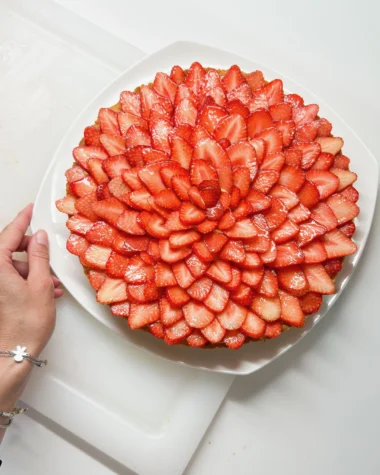 italian crostata with strawberry