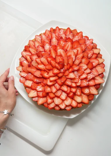 italian crostata with strawberry